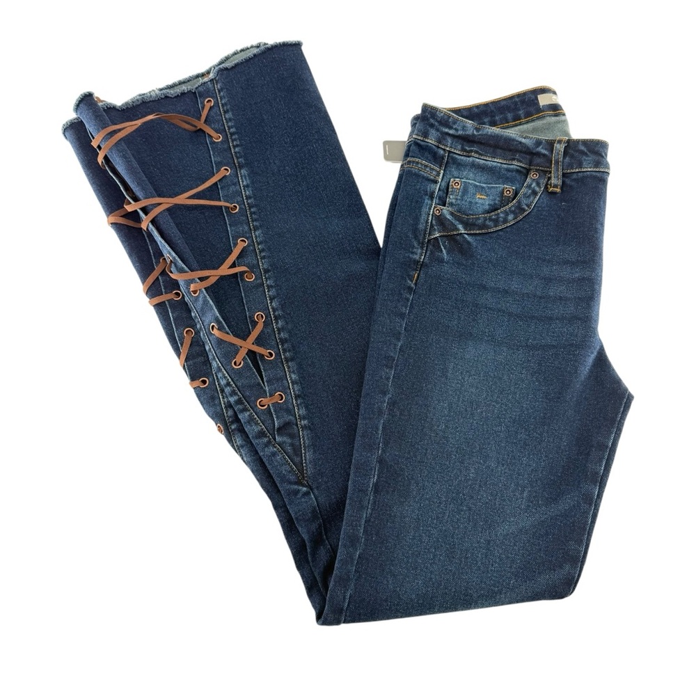 NWT Tractr high-rise flair with lace up gussets - Picture 3 of 9